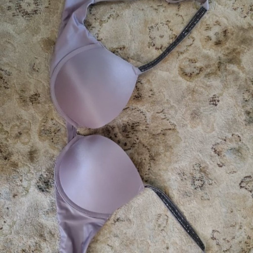 Victoria's Secret Embellished Bra (Like New)
